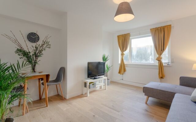 Spacious 3 Bedroom Flat Near Vibrant Camberwell