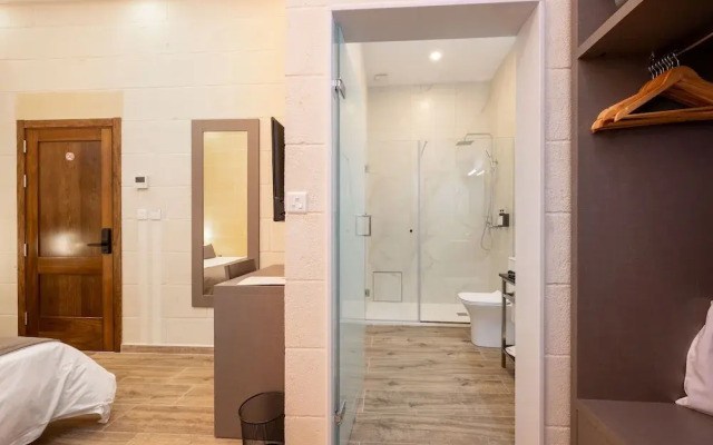 C4 Retreats by Georges Boutique Living