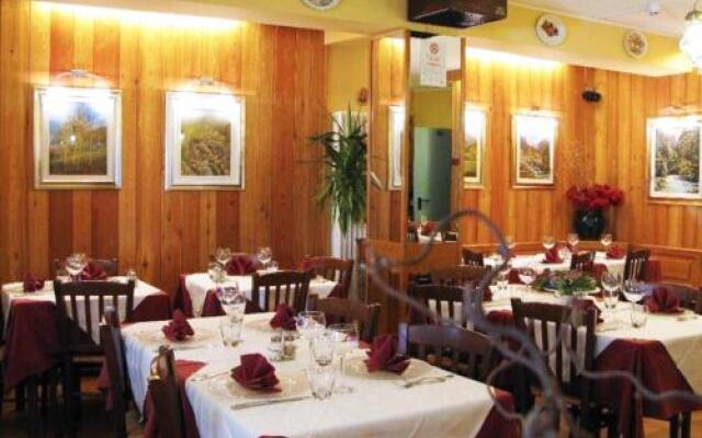 Hotel Bucaneve