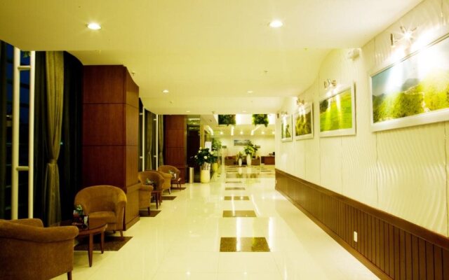 River Hotel