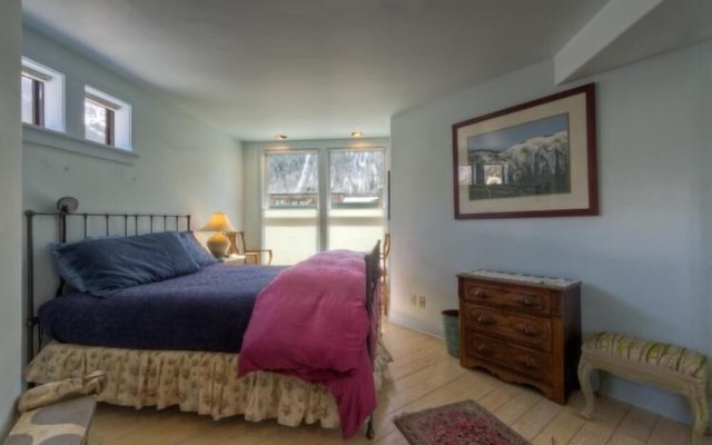 Eclectic on Main Street 2 Bedroom Condo By Accommodations in Telluride