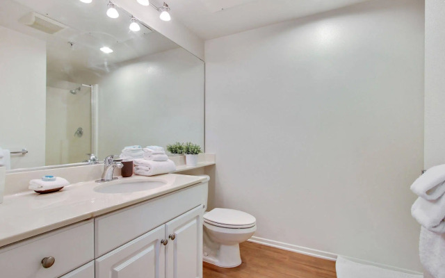 Global Luxury Suites at The Village
