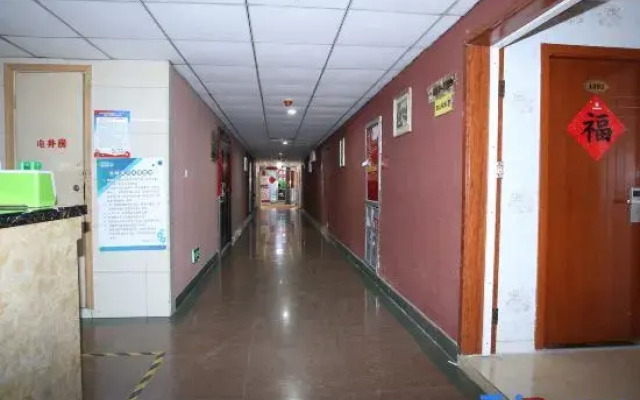 Meiting Business Hotel (Zhengzhou Meilin Riverside Qilihe Subway Station)