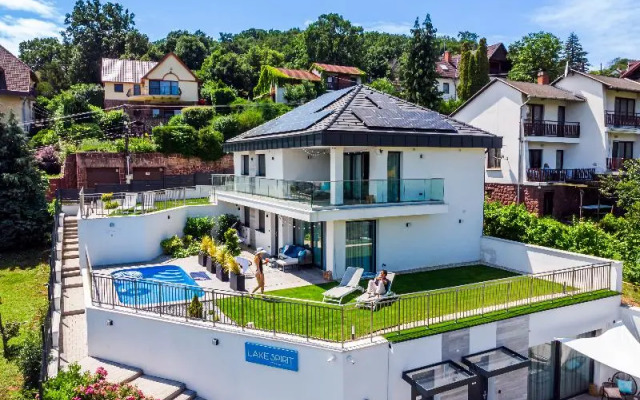 Lake Spirit Boutique Apartments