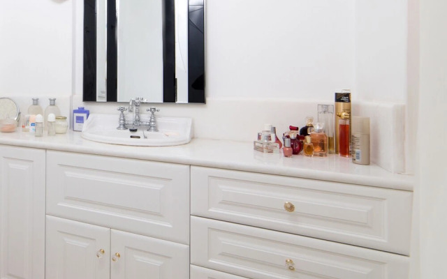 Villa Dori- Famous Composer's Holiday House on the Sea Front for 2-8 Persons