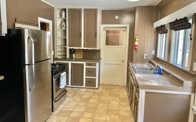 Grey Squirrel Resort & Vacation Rental Homes