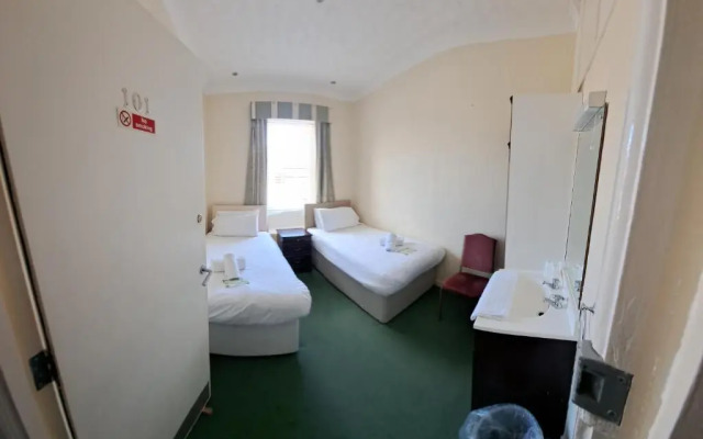 Elmham House - Pilgrim Hotel