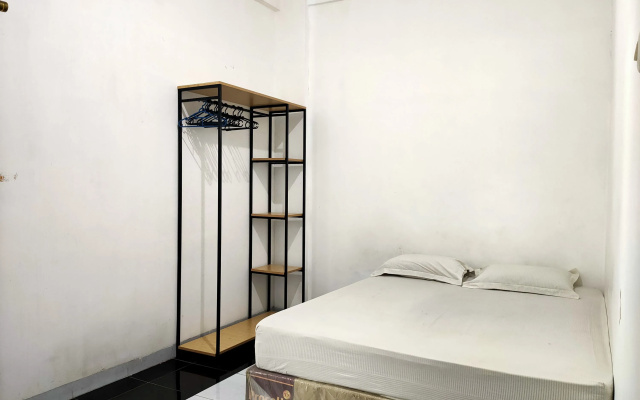 Hotel O Pondok Puti Sartika SyariahNearPasar Jum'at Aluh Aluh – Guest Rooms – Aluhaluh