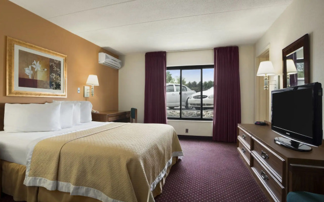 Ramada by Wyndham Pittsburgh/New Stanton