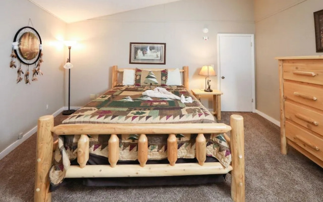 1429 Zurich Rd Chalet