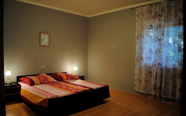 Apartments Debelić 3128