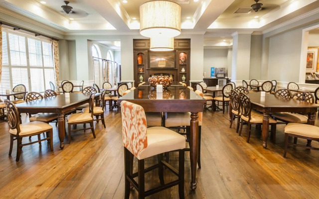 Hampton Inn & Suites Savannah Historic District