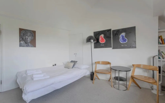 Compact & Light Studio Flat - Ladbroke Grove