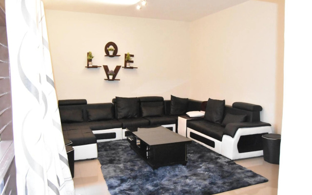 Specious Old Zamtel flats