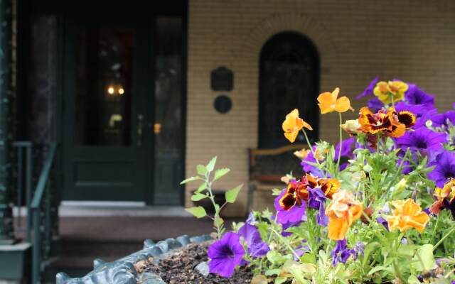 The Brewster Inn