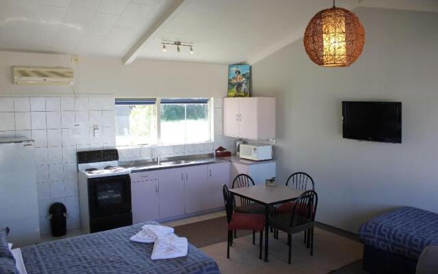 Waiteti Lakefront Motel