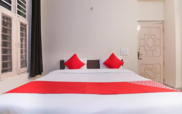 OYO 62711 Krishna Residency
