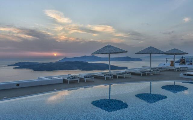 Lilium Santorini Villa