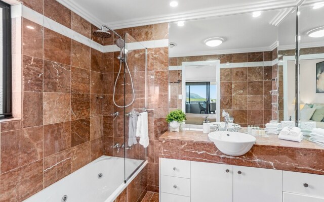 Belle Escapes Luxury Penthouse with Ocean Views