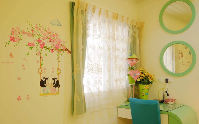 Mimi's house