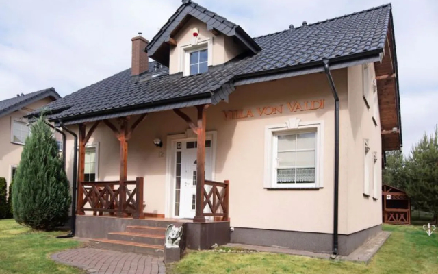 Villa von Valdi W Adys Awowo