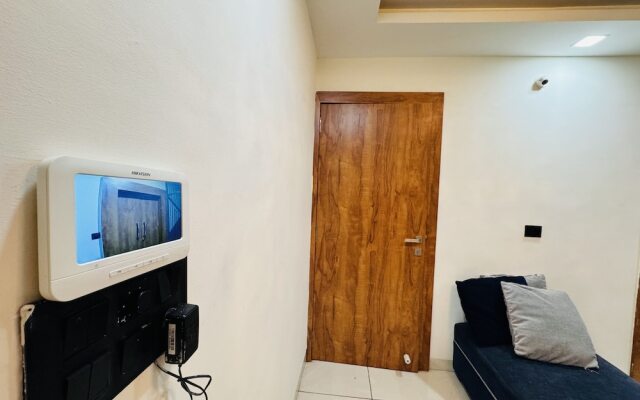 HomeEscape Luxe 2BHK Penthouse Near LIG