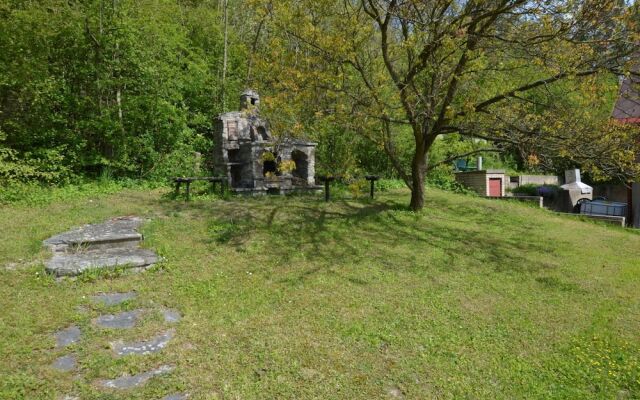 Detached Cottage With Fireplace, Near the River Ohre