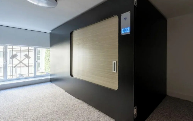 Mue Cubes - Capsule Hotel