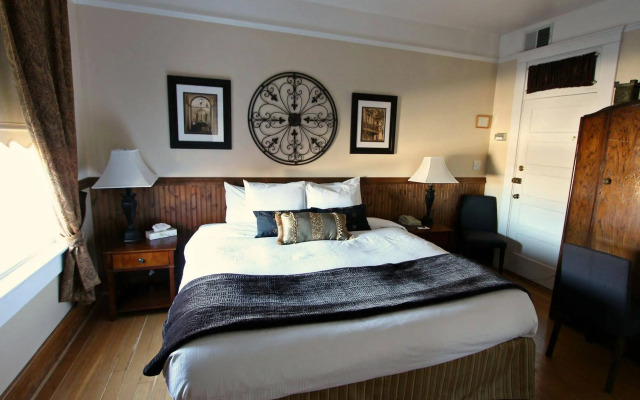Royal Hotel