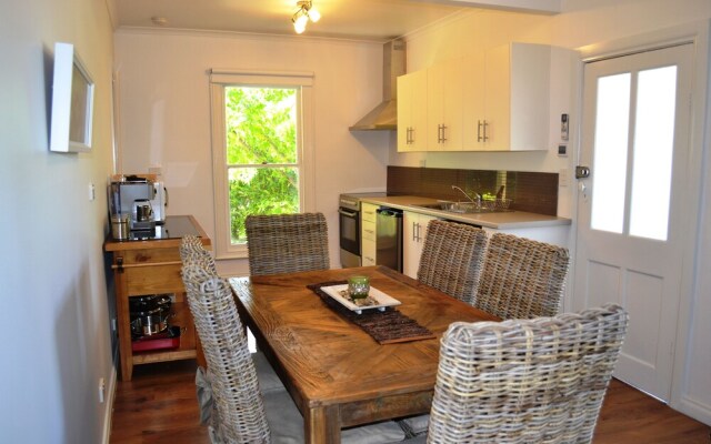 Healesville Garden Accommodation — The Grand Hotel