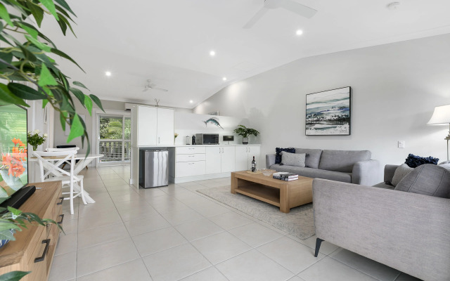 The Country House at Hunchy Montville