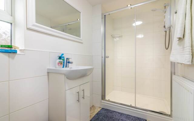 Platform Fishing Quarter Apartments