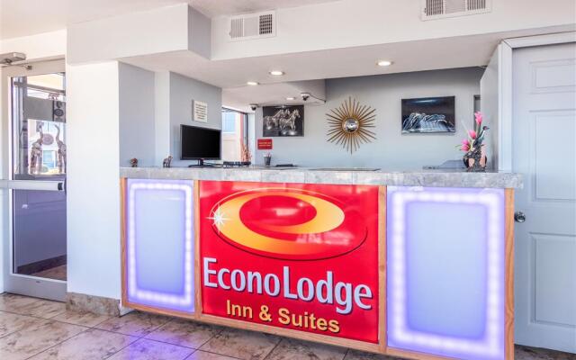 Econo Lodge Inn & Suites Macon