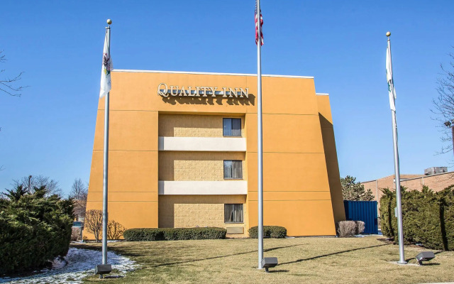 Quality Inn Elgin I-90