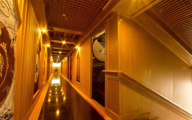 Khum Jao Luang Boutique