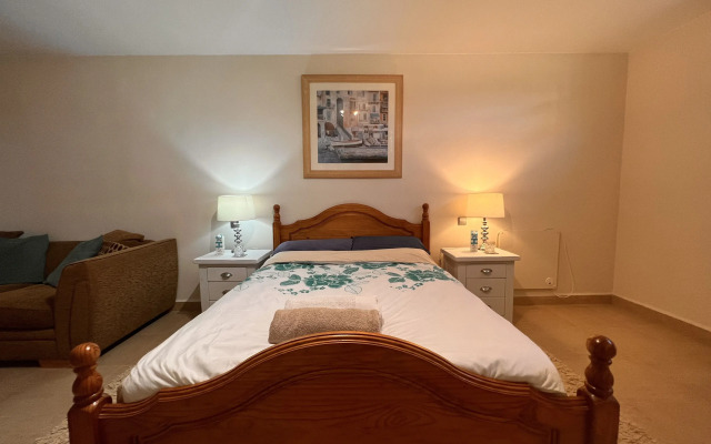 B&B Villa Maria Guest Rooms - San Roque Golf - Sotogrande