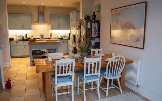 Stockbridge Family Home With Private Garden