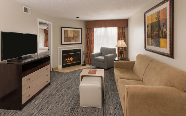 Homewood Suites by Hilton Chicago - Schaumburg