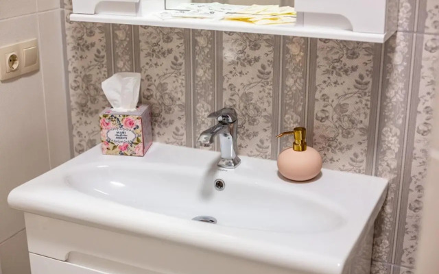 Avangard Sholom Aleichem* Apartment