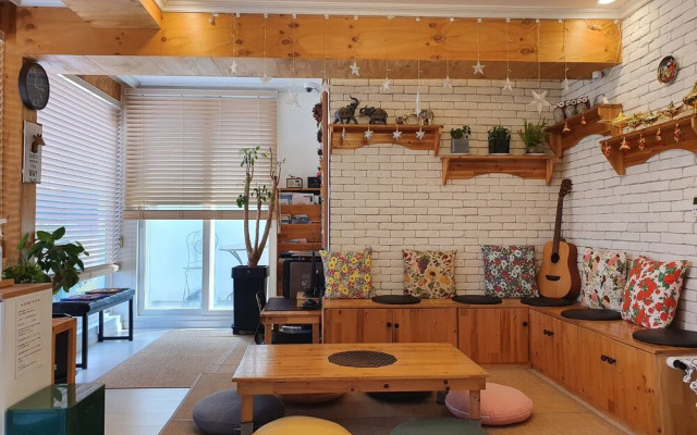 Mokpo Magiclamp Guesthouse