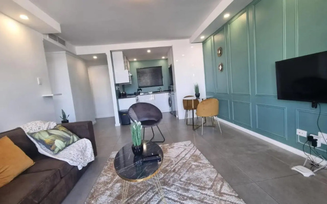 Accommodation Front - Prestigious 2 Sleeper Apartment with Harbour Views