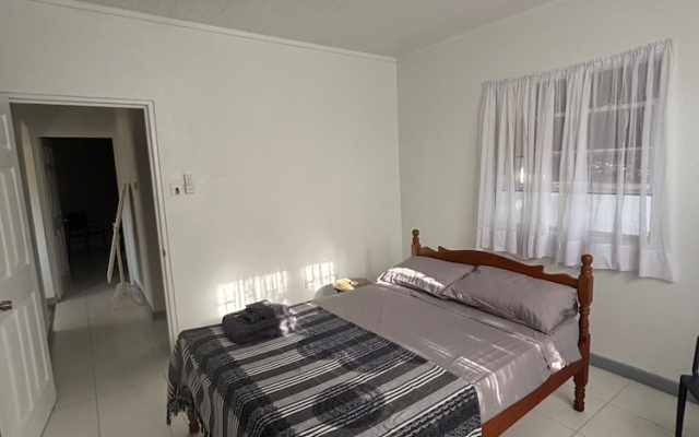 2 Bed Apartment - Sea View & 10min to Local Beach