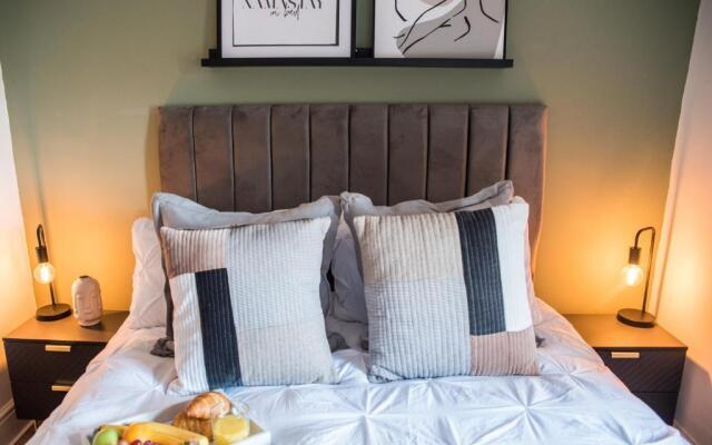 Derby's Beach Suites by Sasco Apartments