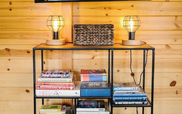 Paradise Valley Cabin by Chico & Yellowstone Park!