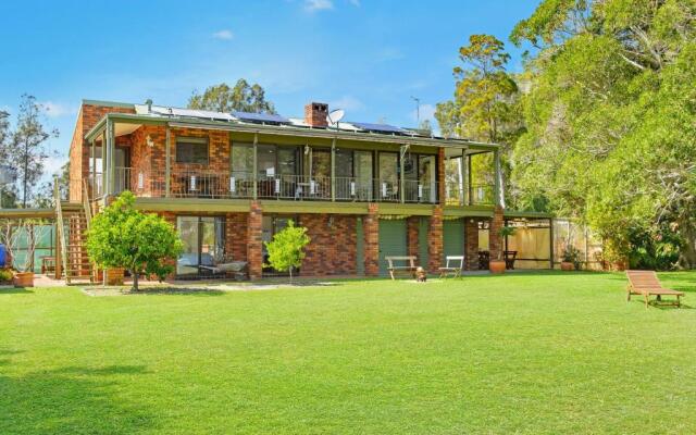 Punt House - riverfront home with ramp access