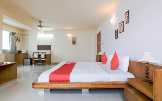 OYO Flagship 8252 Aayush Corporate Stays