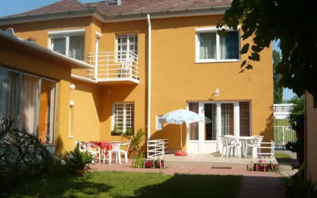 Youth Hostel Villa Benjamin