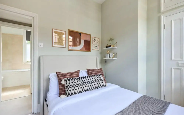 The Putney Classic - Trendy 2bdr Flat