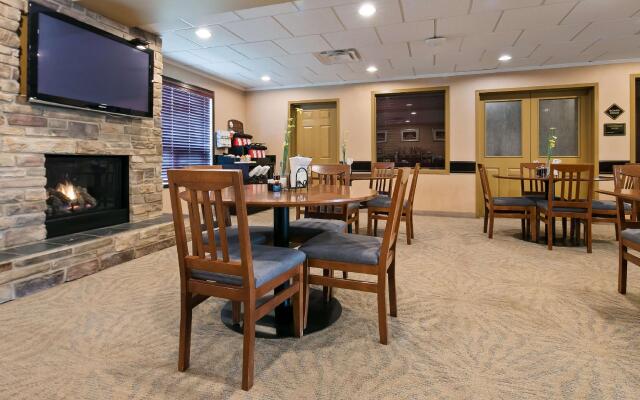 Best Western Rocky Mountain House Inn & Suites