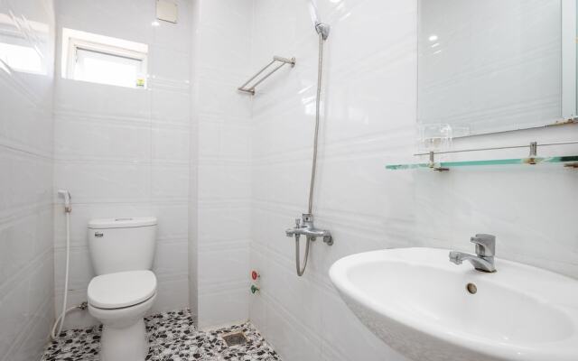Oyo 621 Hoang Truong Hotel
